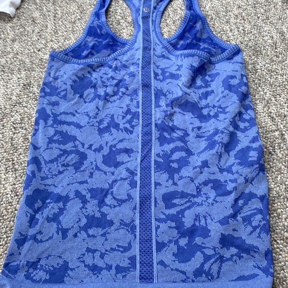 Lulu lemon razor back tank top - Picture 3 of 3